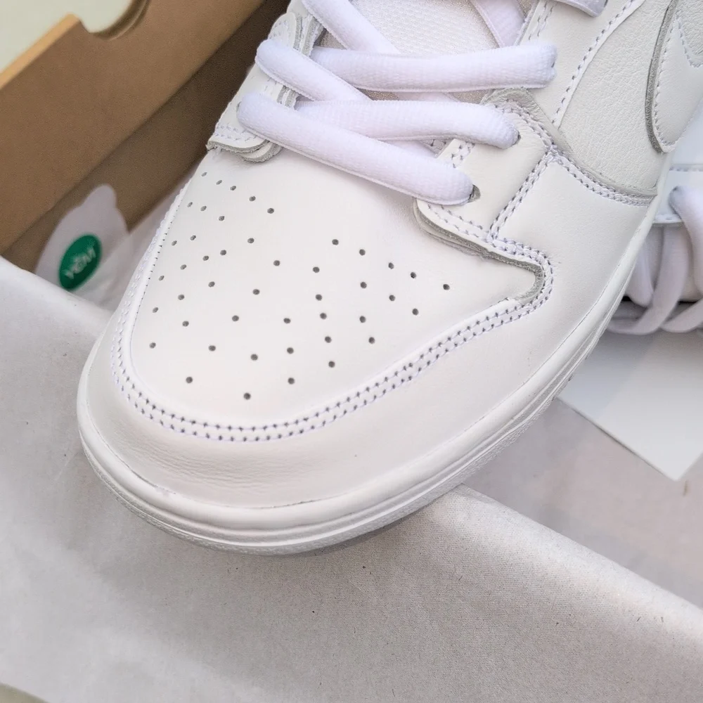 Nike SB Dunk Low Pro - Triple White Orange Label - Men's Size 11 ( FJ1674-100 ) - Picture 4 of 9